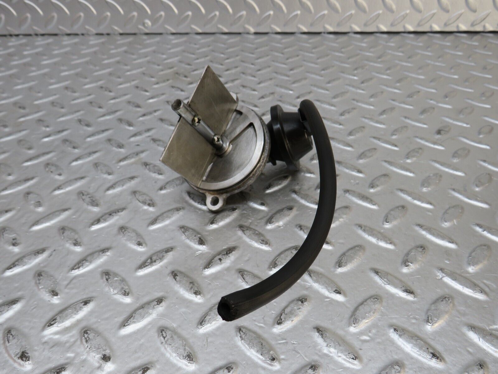 27707 Mercedes-Benz S124 300TE Inlet Manifold Flap Resonance Valve 6061400031