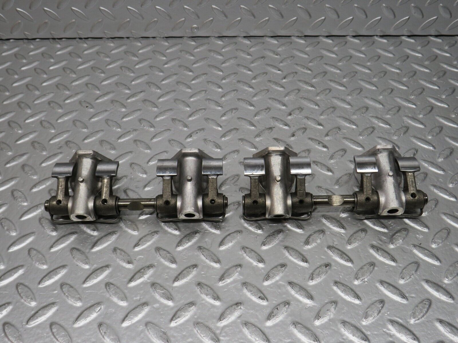 31068 Mercedes-Benz W123 200D Camshaft Rocker Arms 6160550010