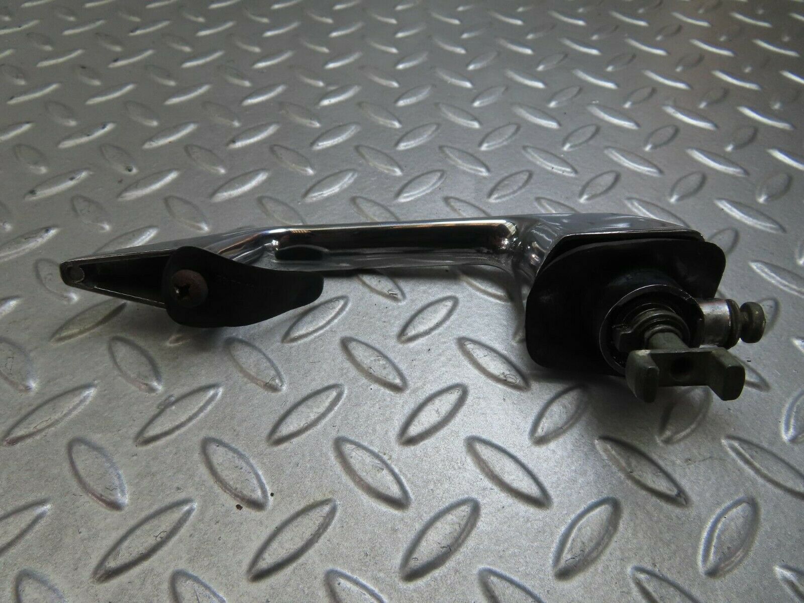 8733 Mercedes-Benz W115 Chrome Door Handle Front Left No Key 1157660801