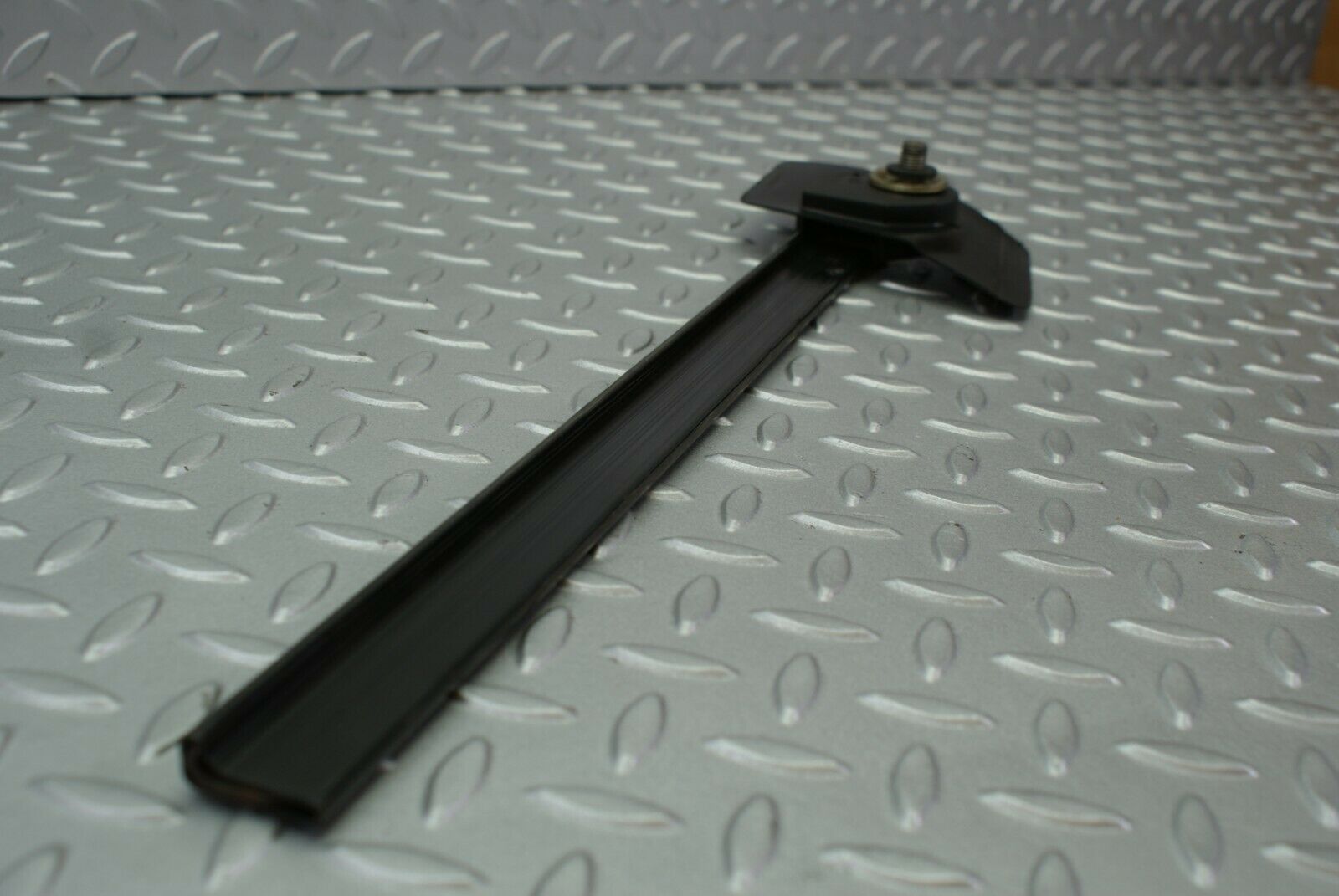 2466 Mercedes-Benz W123 280E Seat Belt Runner Right Side 1239191620