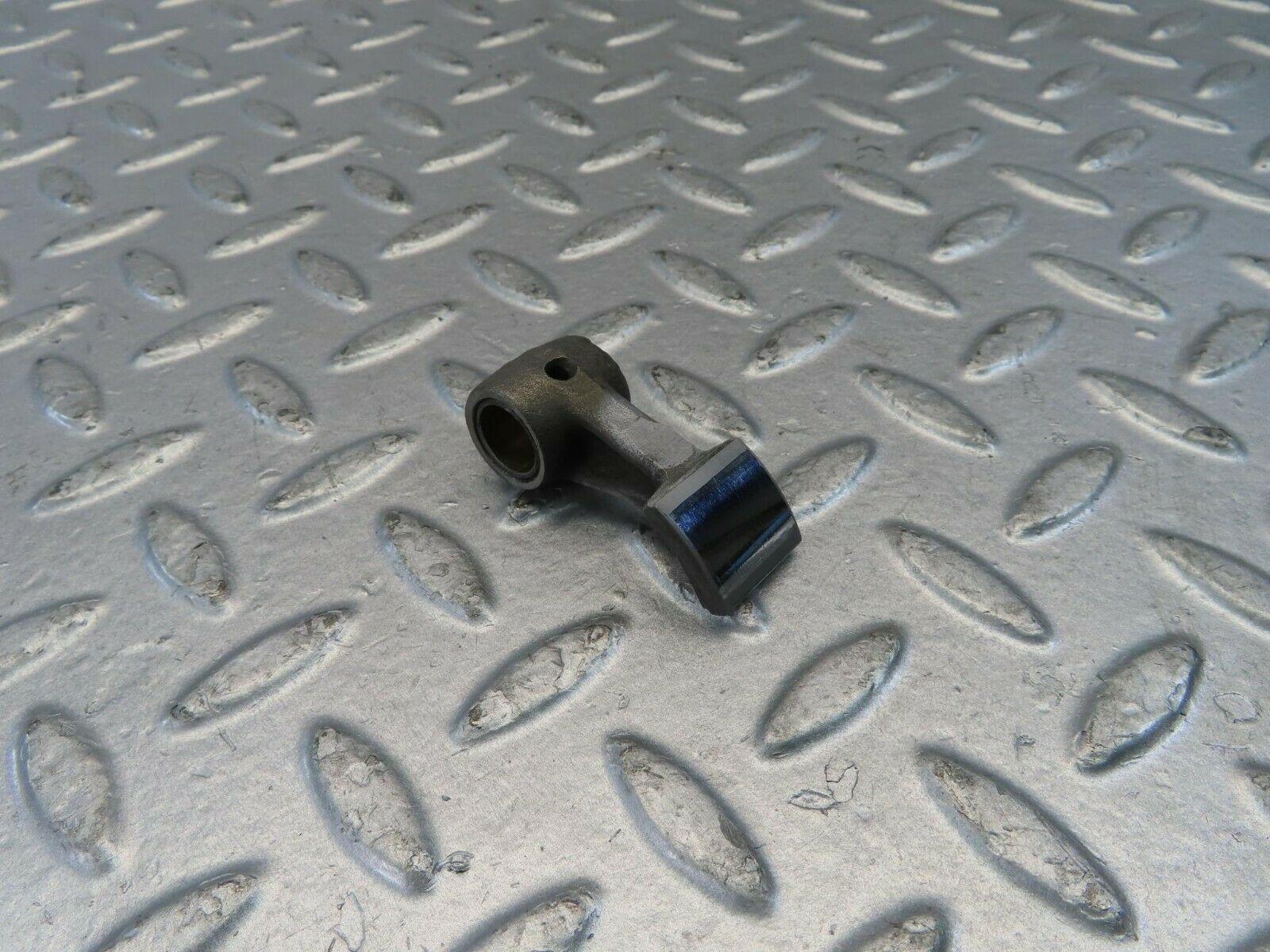 10978 Mercedes-Benz W115 220D Rocker Arm