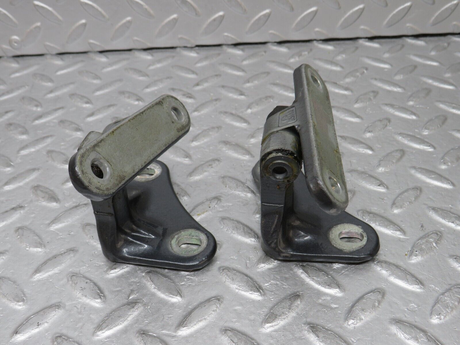 35267 Mercedes-Benz W221 Front Left Door Hinge