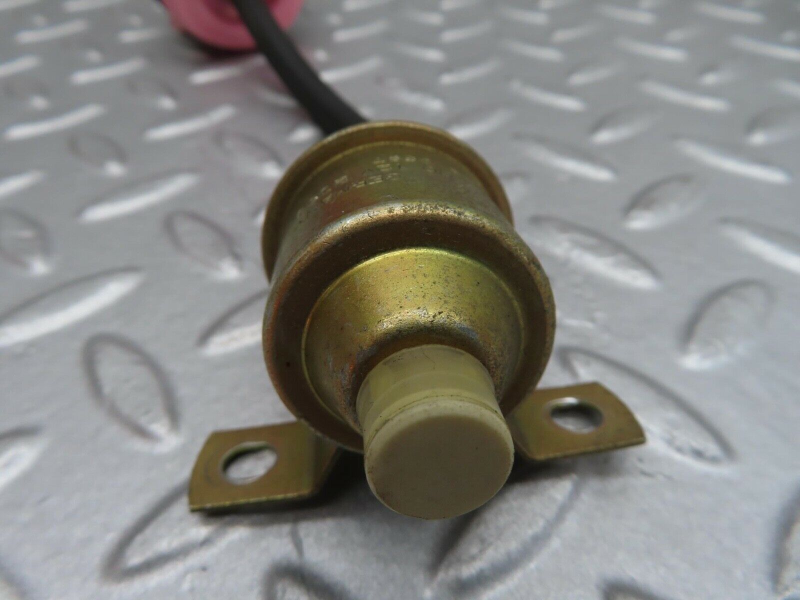 16125 Mercedes-Benz W123 280E Heater Blower Box Vacuum Valve