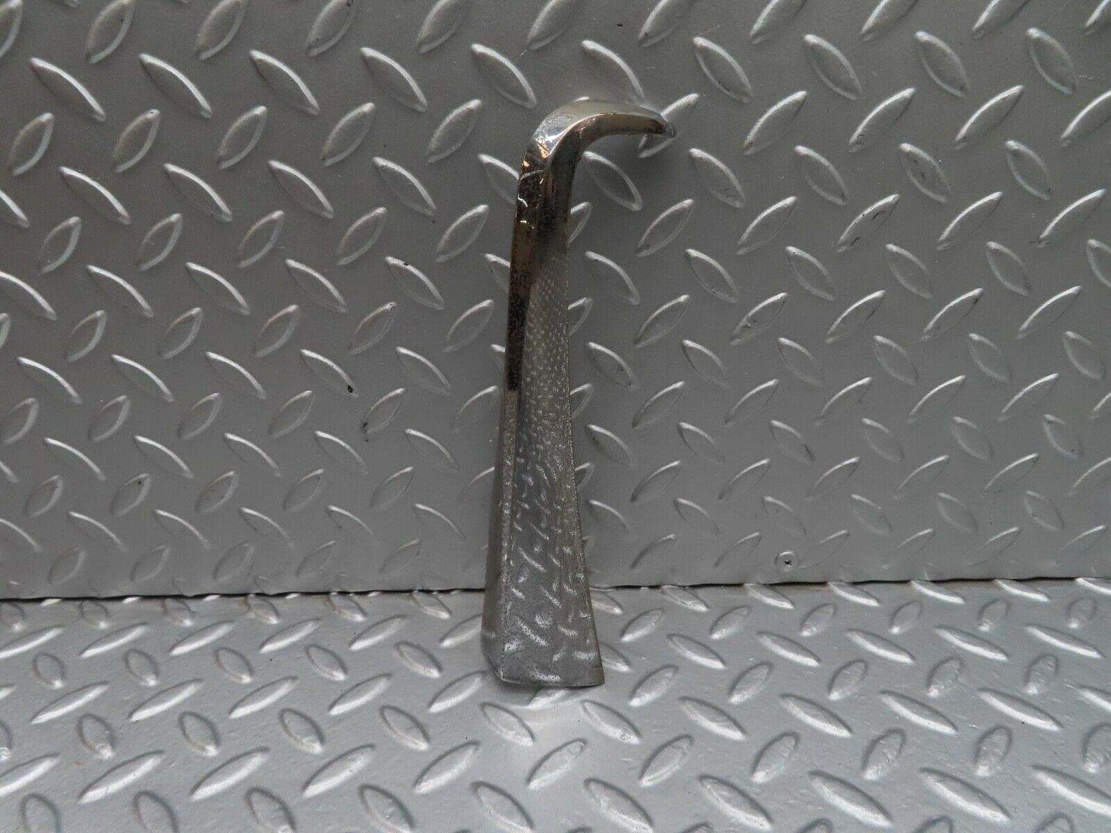 12703 Mercedes-Benz W111 220SE Rear Right Fender Wing Tail Chrome Trim 1116900479