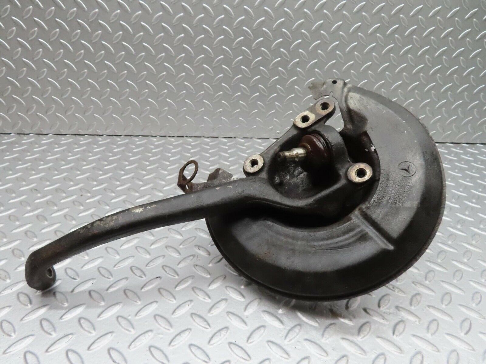 14824 Mercedes-Benz W116 350SE Front Right Wheel Hub