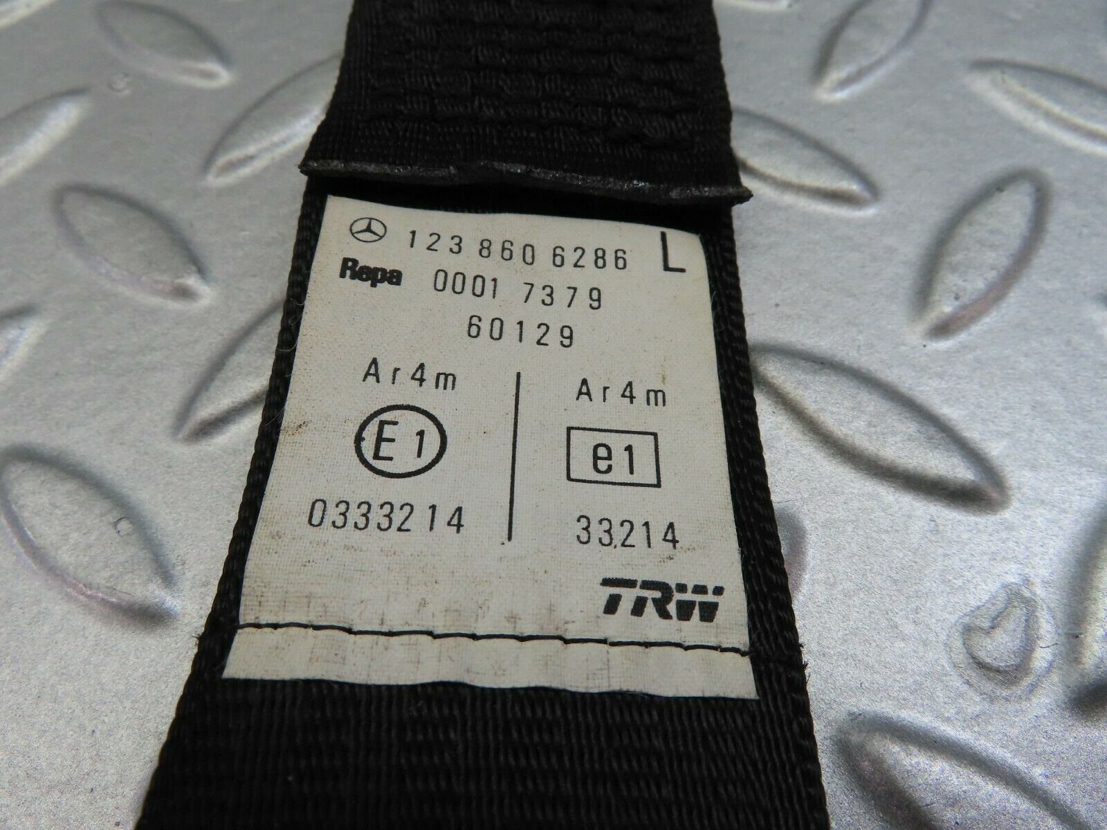 7733 Mercedes-Benz S123 230TE Wagon Front Left Seat Belt 1238606286