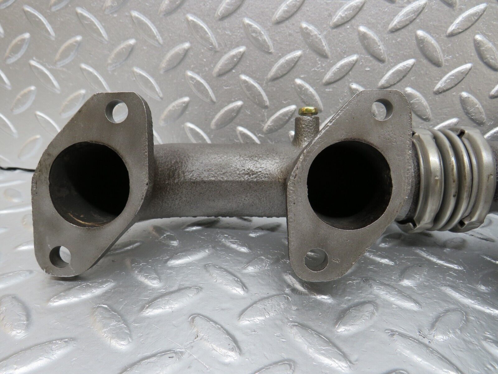 34636 Mercedes-Benz C126 380SEC Exhaust Manifold Right 1161420602 1161420702