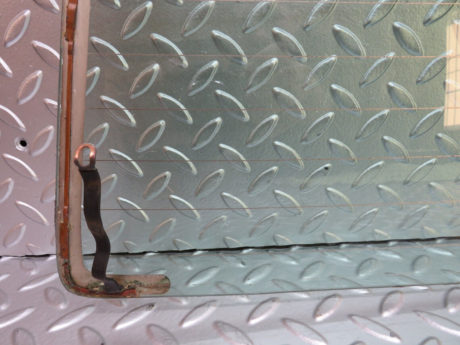 28404 Mercedes-Benz S123 240D Wagon Heated Rear Windscreen 1237400157