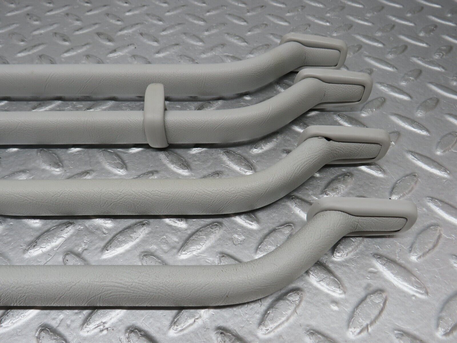 36061 Mercedes-Benz W126 420SE Interior Roof Grab Handle Set Grey