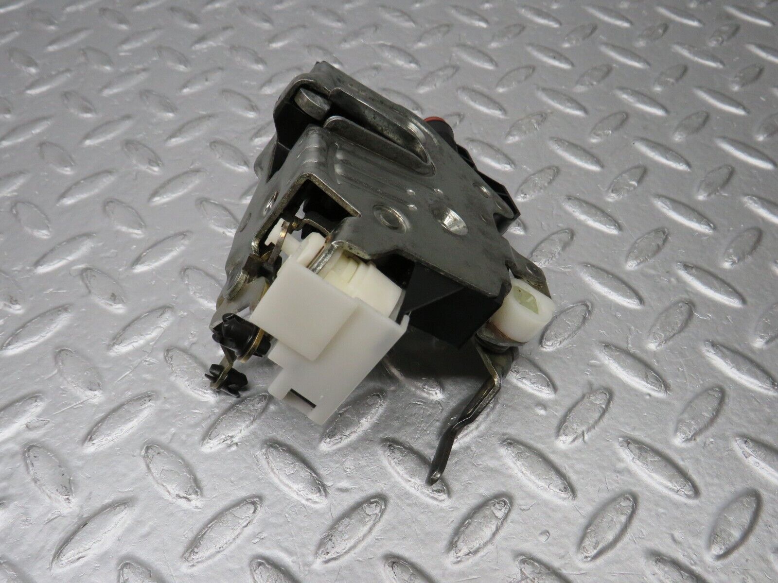 38348 Mercedes-Benz R129 280SL Coupe Left Door Lock Mechanism