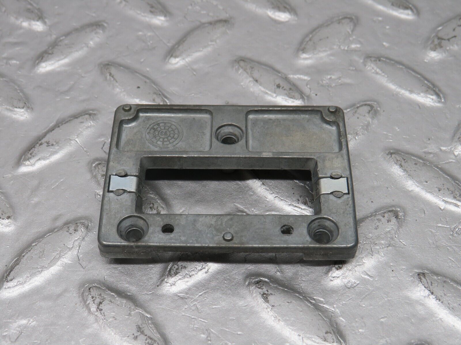 38672 Mercedes-Benz W201 190E 2.6L Rear View Mirror Mount Bracket 2018100011