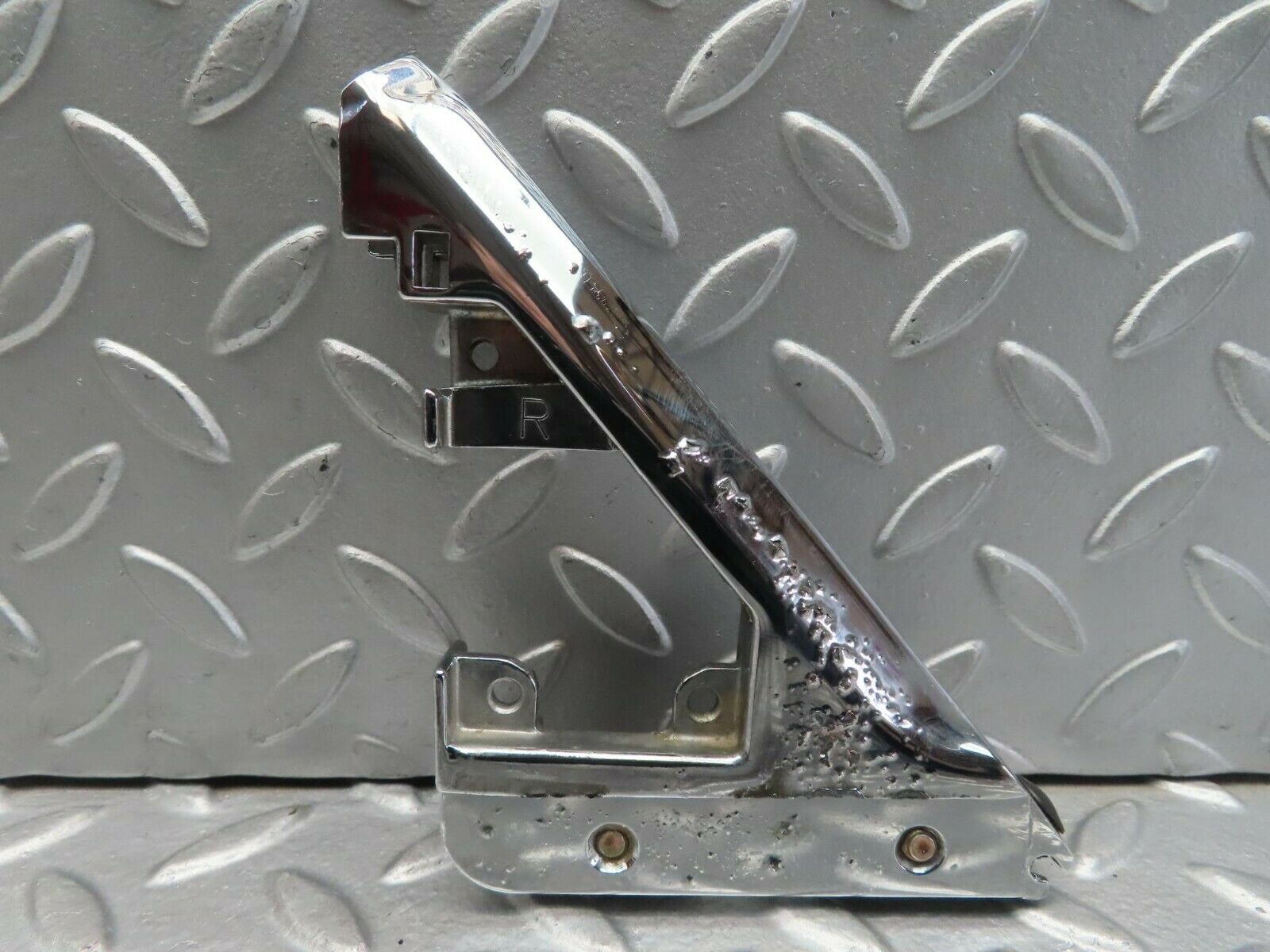 11559 Mercedes-Benz C123 230CE Coupe Right Mirror Chrome Bracket