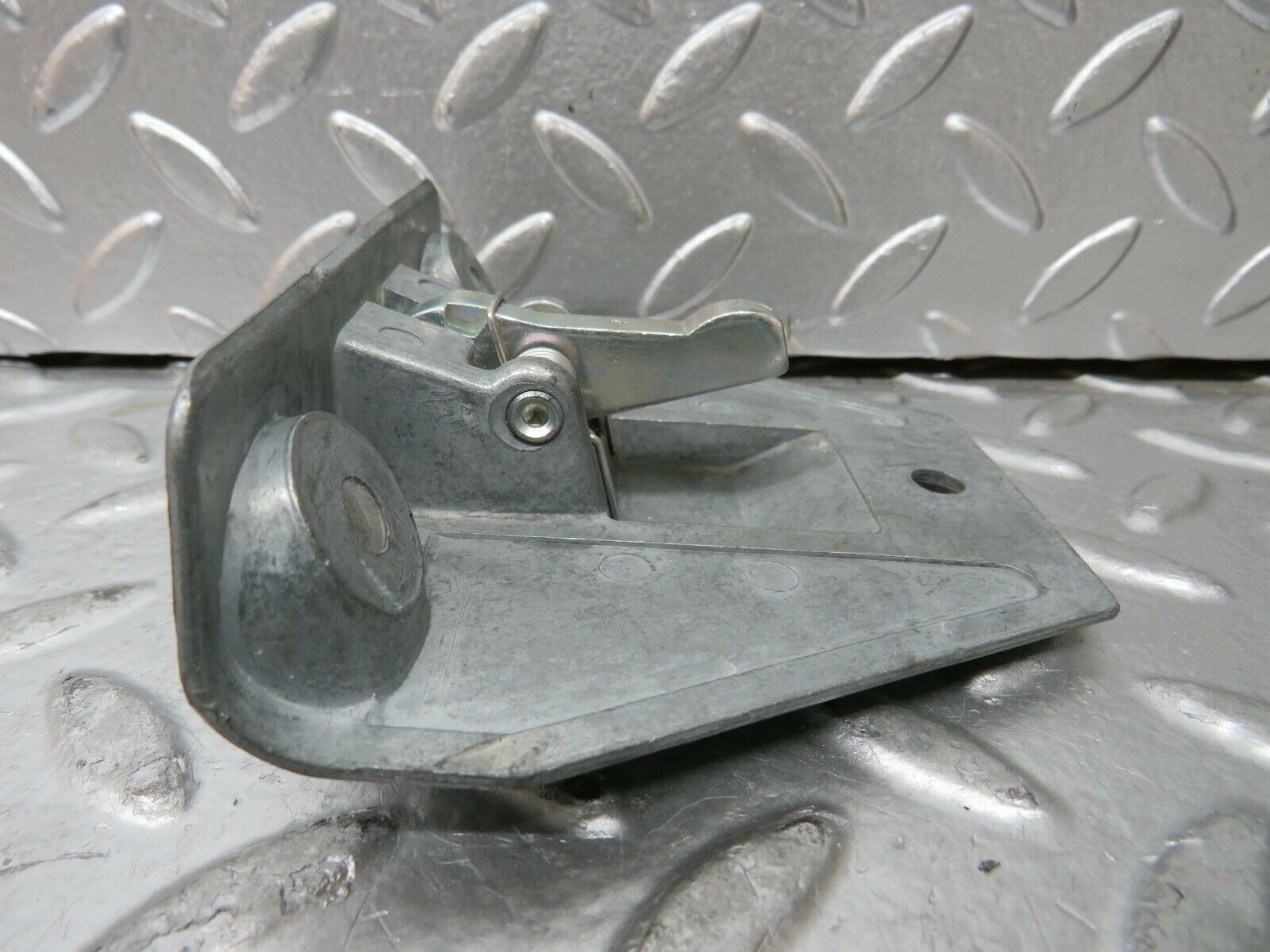 23589 Mercedes-Benz W114 280E Trunk Lock Latch