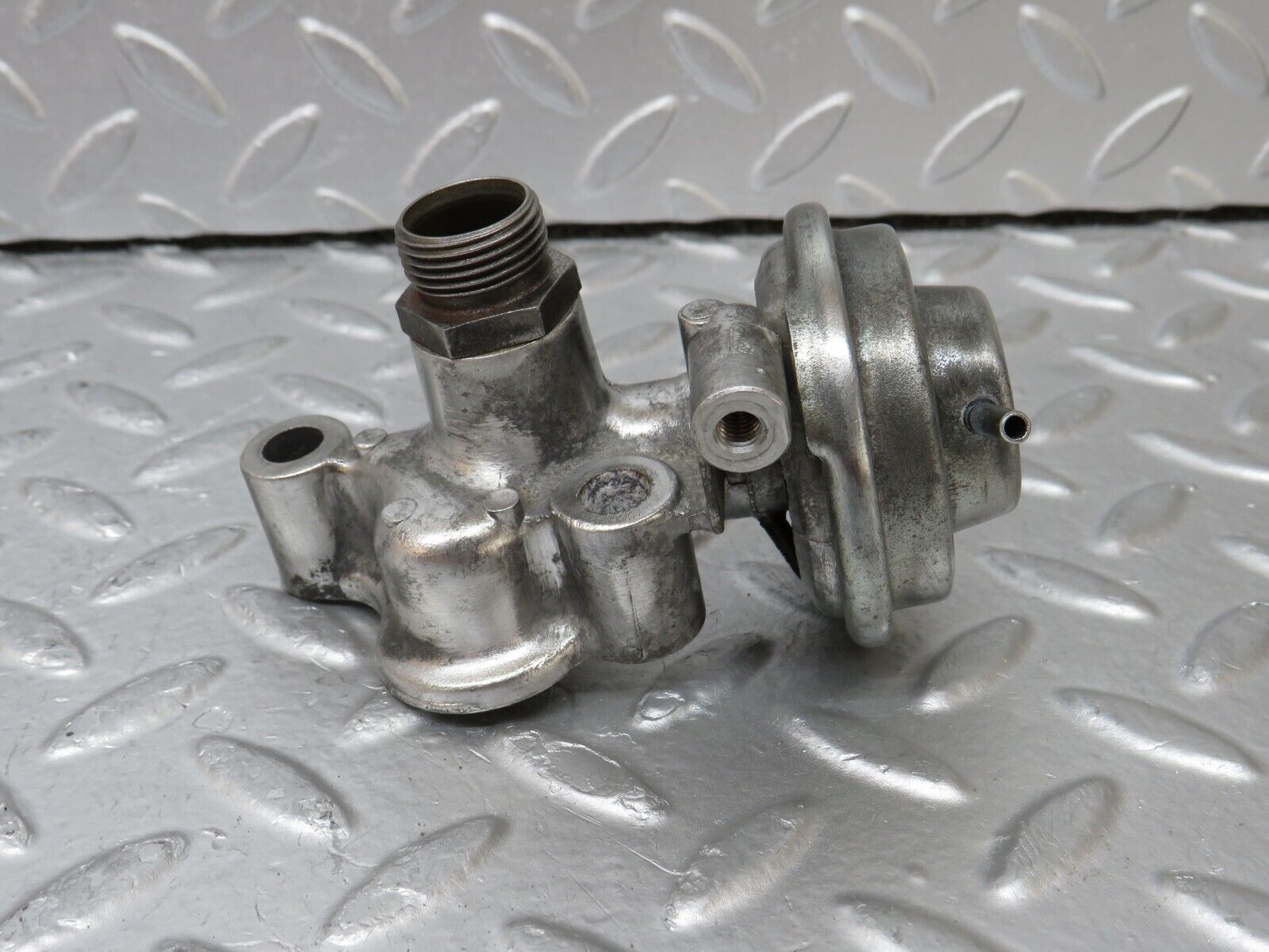 34943 Mercedes-Benz W210 320E Exhaust Gas Recirculation Valve EGR 1121400060