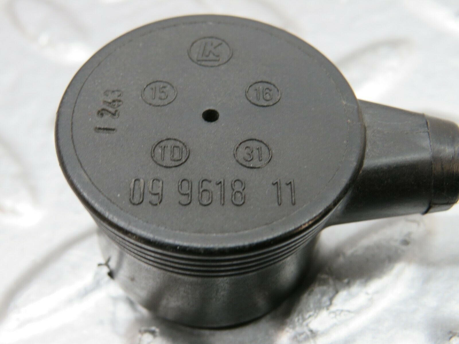 24005 Mercedes-Benz W123 280E Ignition Control Unit Cable 09961811