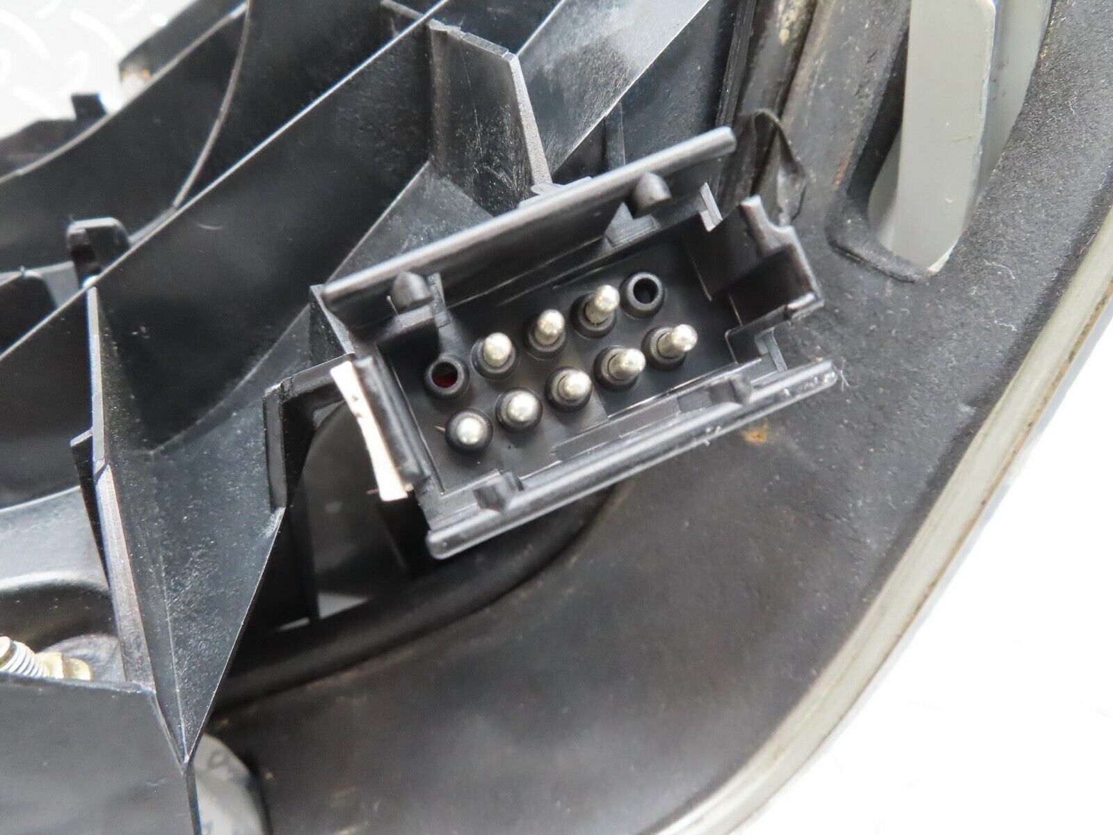 14914 Mercedes-Benz W140 S320 Tail Light Left Side