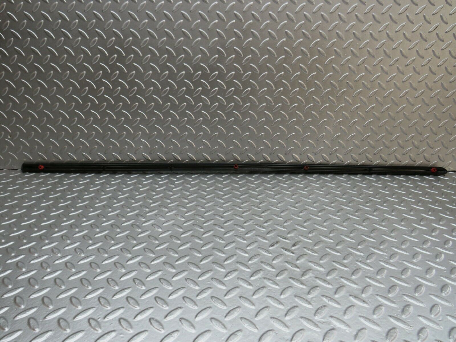 24007 Mercedes-Benz W123 280E Front Left Fender Wing Centre Moulding Trim