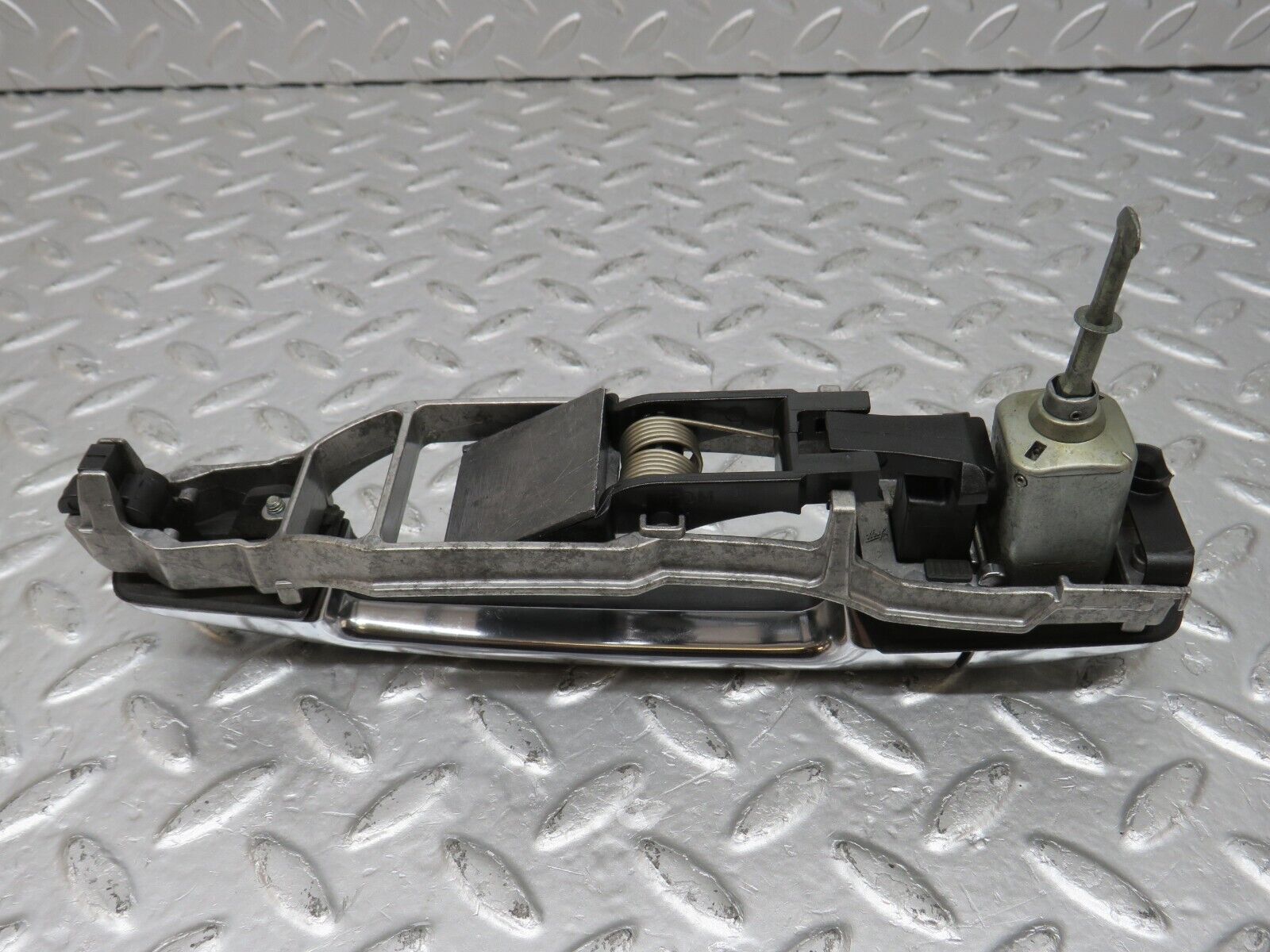 33419 Mercedes-Benz W202 C180 Front Left Exterior Door Handle No Key