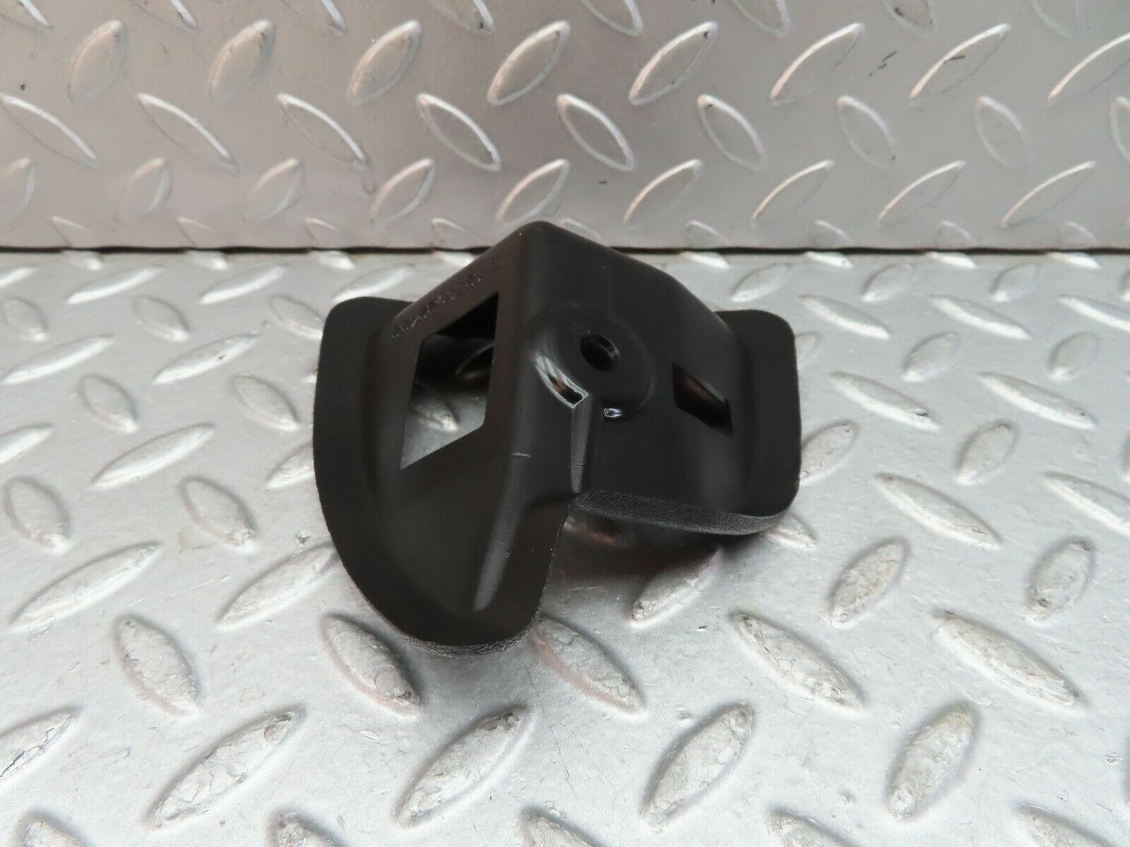 9576 Mercedes-Benz C123 280CE Coupe Rear Seat Latch Cover Right 12369222422