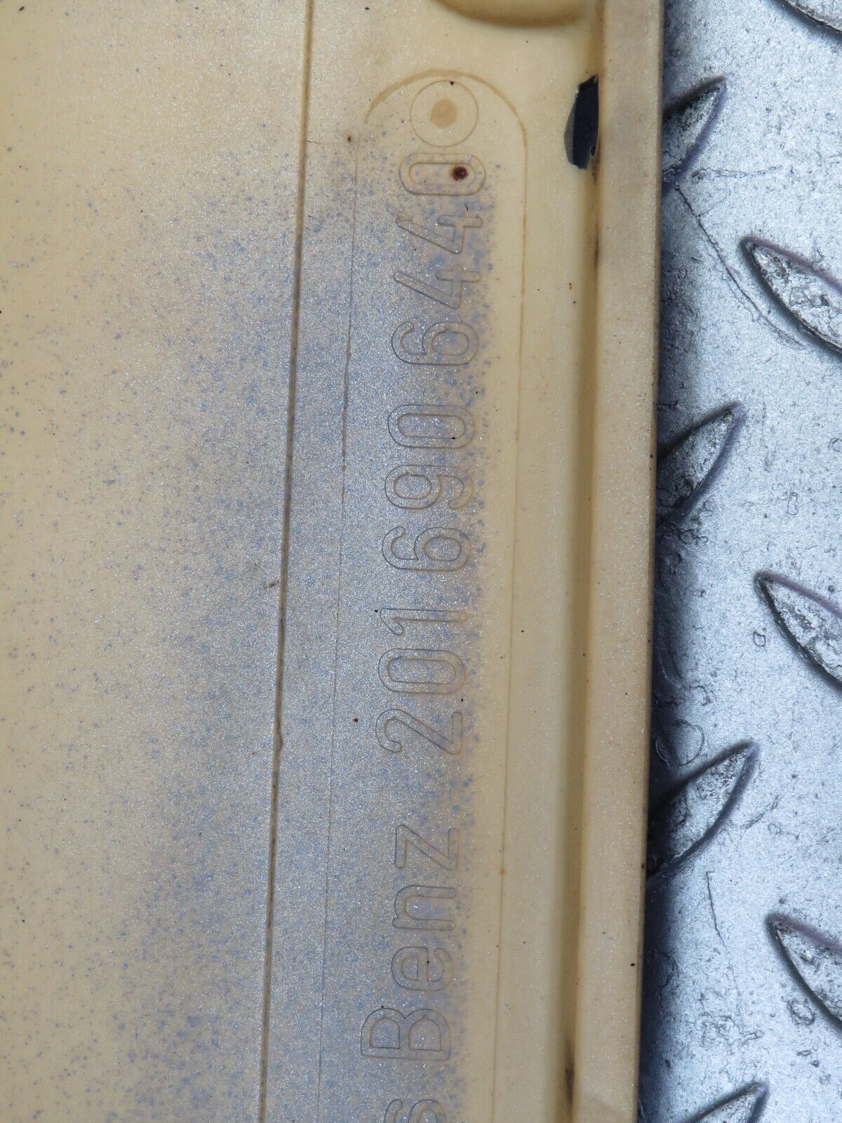 31829 Mercedes-Benz W201 190LE 1.8L Side Skirt Right Side