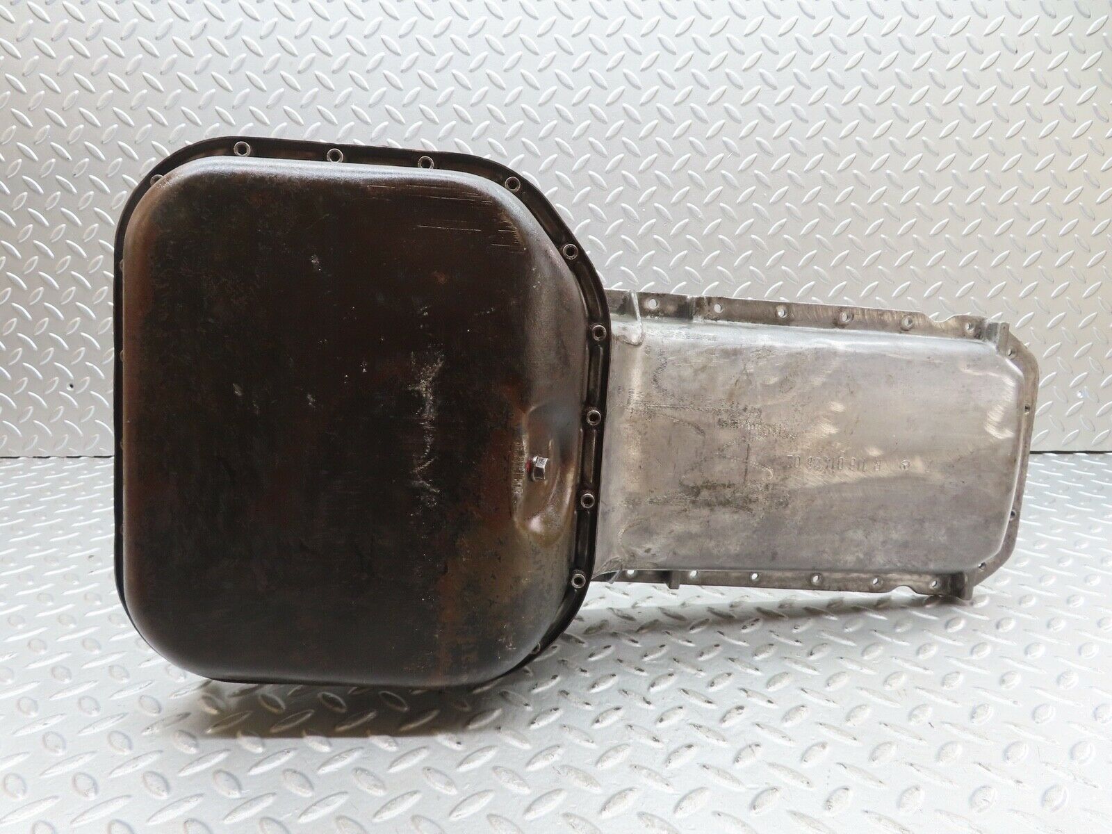 17805 Mercedes-Benz W116 450SEL Oil Pan Oil Sump 1160142602