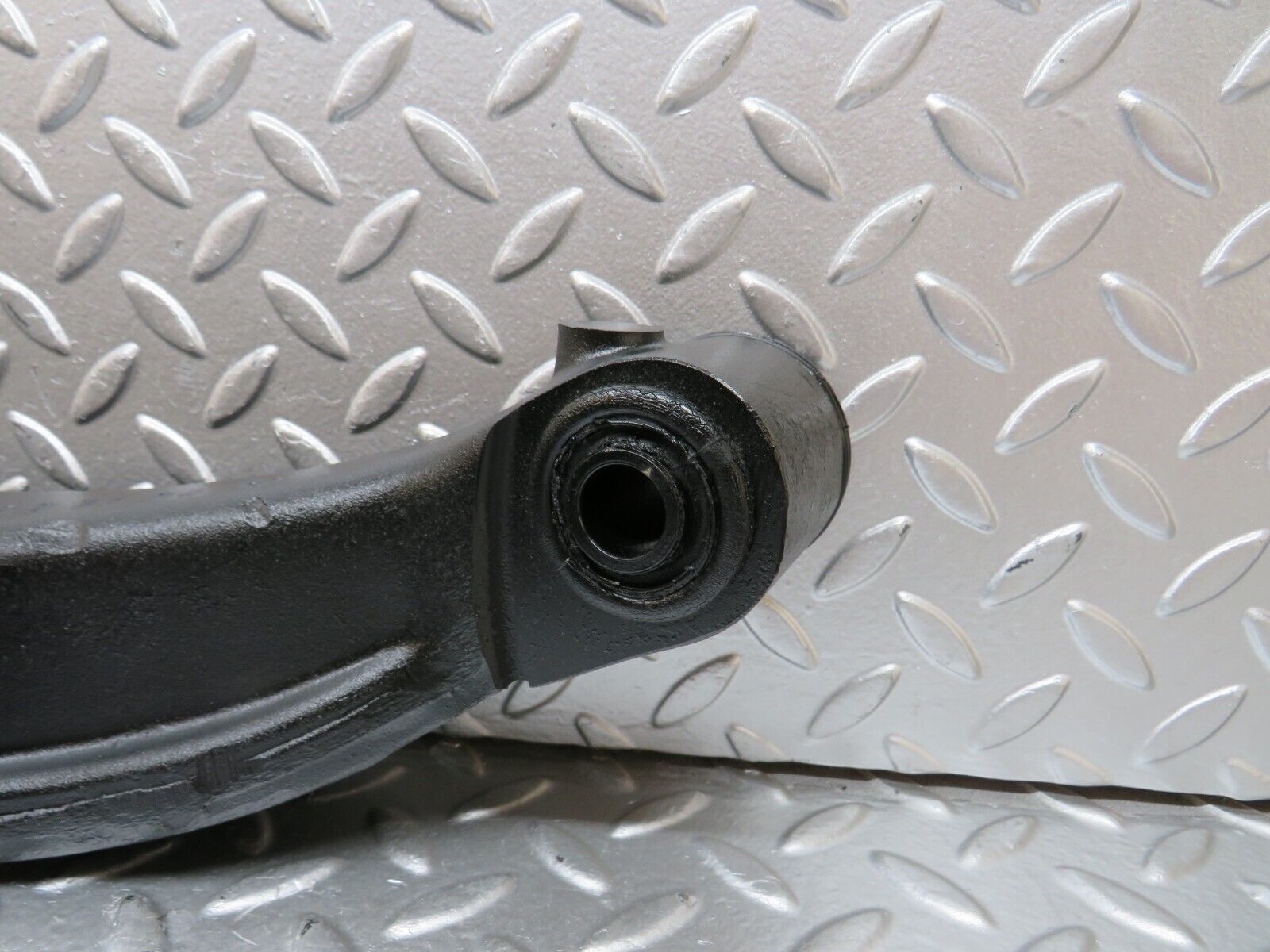 26311 Mercedes-Benz W116 450SE Trailing Arm Control Rear Right 1073521904