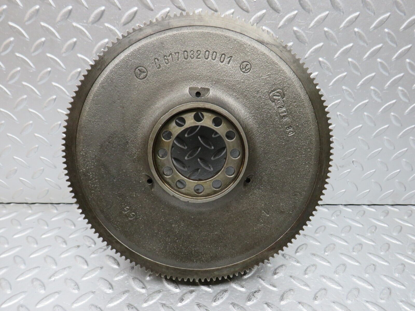 32882 Mercedes-Benz W123 300D Flywheel Starter Ring Manual Gearbox 6170320001