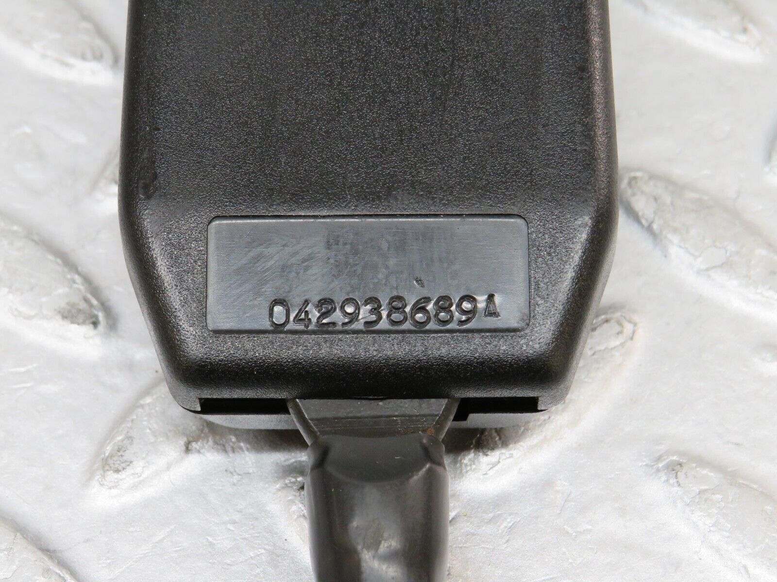 35876 Mercedes-Benz W108 Front Left Seat Belt & Buckle 046128589 042938689