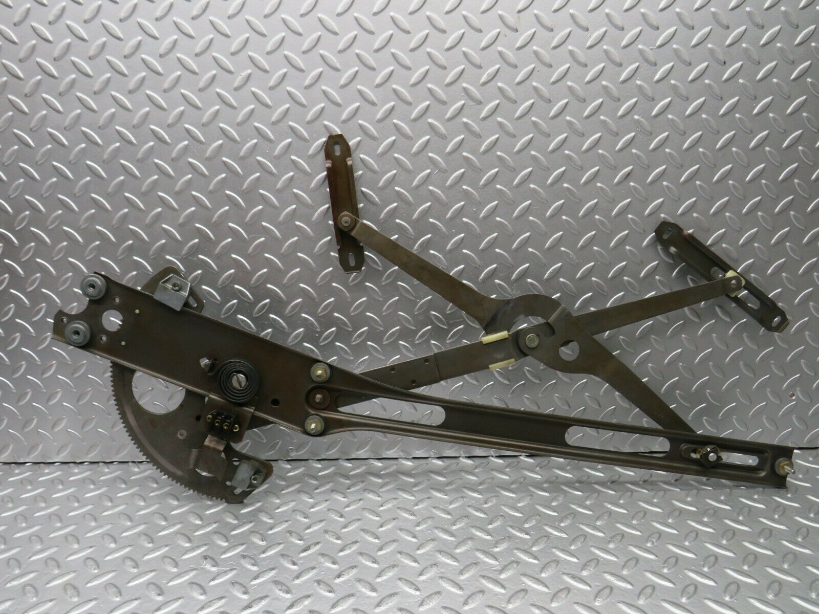 22890 Mercedes-Benz C107 450SLC Front Right Power Window Regulator 1077200846