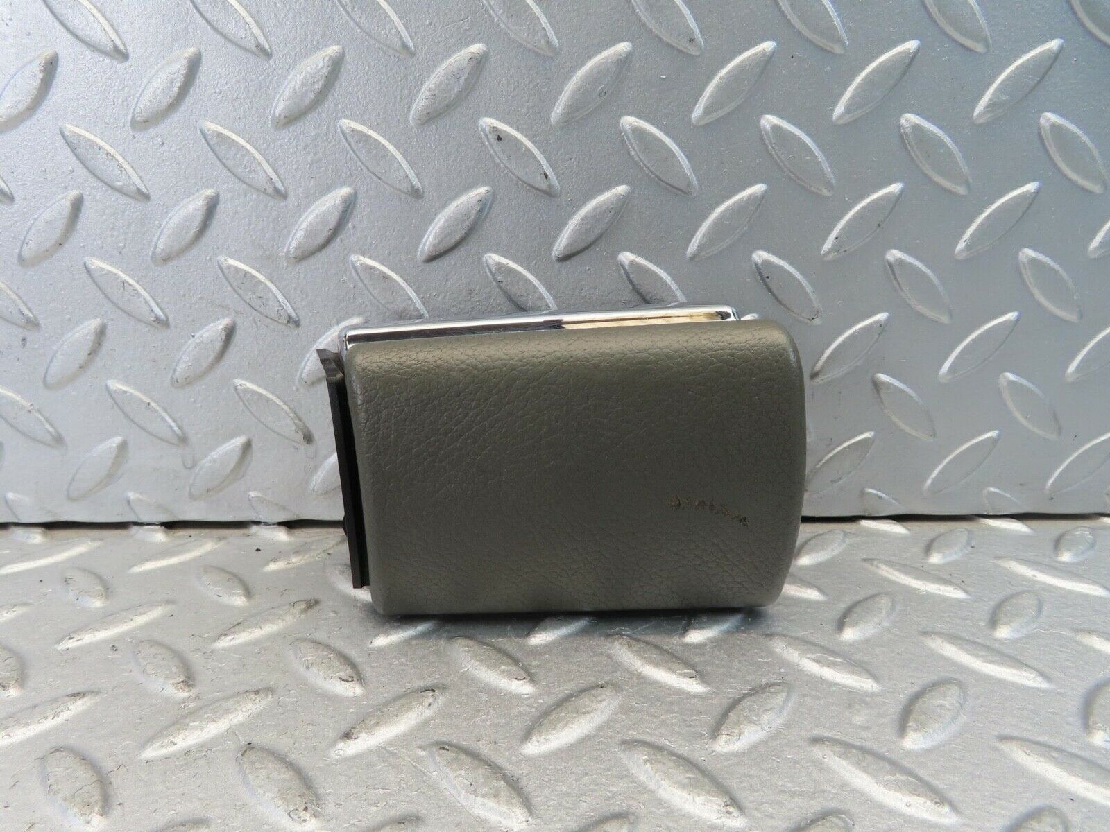 11124 Mercedes-Benz W221 S320 Ashtray Rear Left Door 81271002