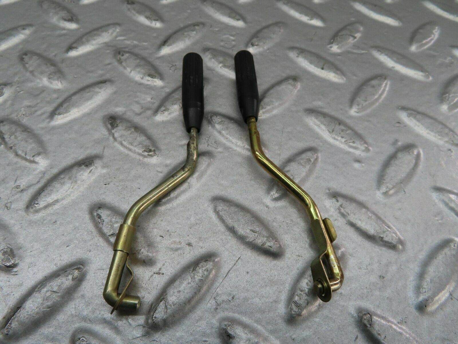 15230 Mercedes-Benz W123 230E Front Door Lock Knob Pair