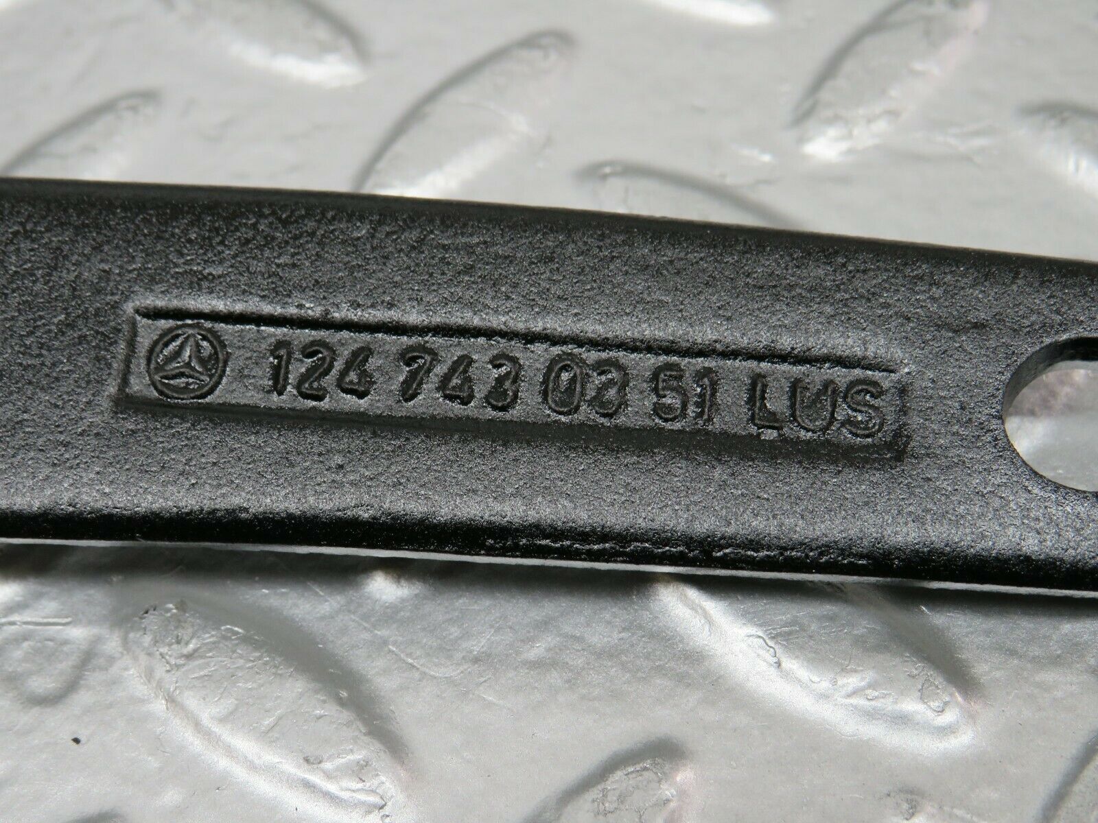 24242 Mercedes-Benz S124 220TE Wagon Trunk Lid Hinge Left Side 1247430351