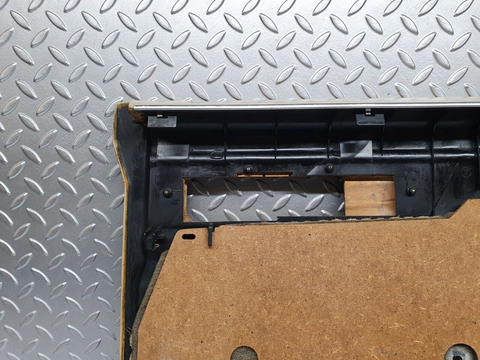 41120 Mercedes-Benz W126 300SE Rear Left Door Card Beige 1267370170