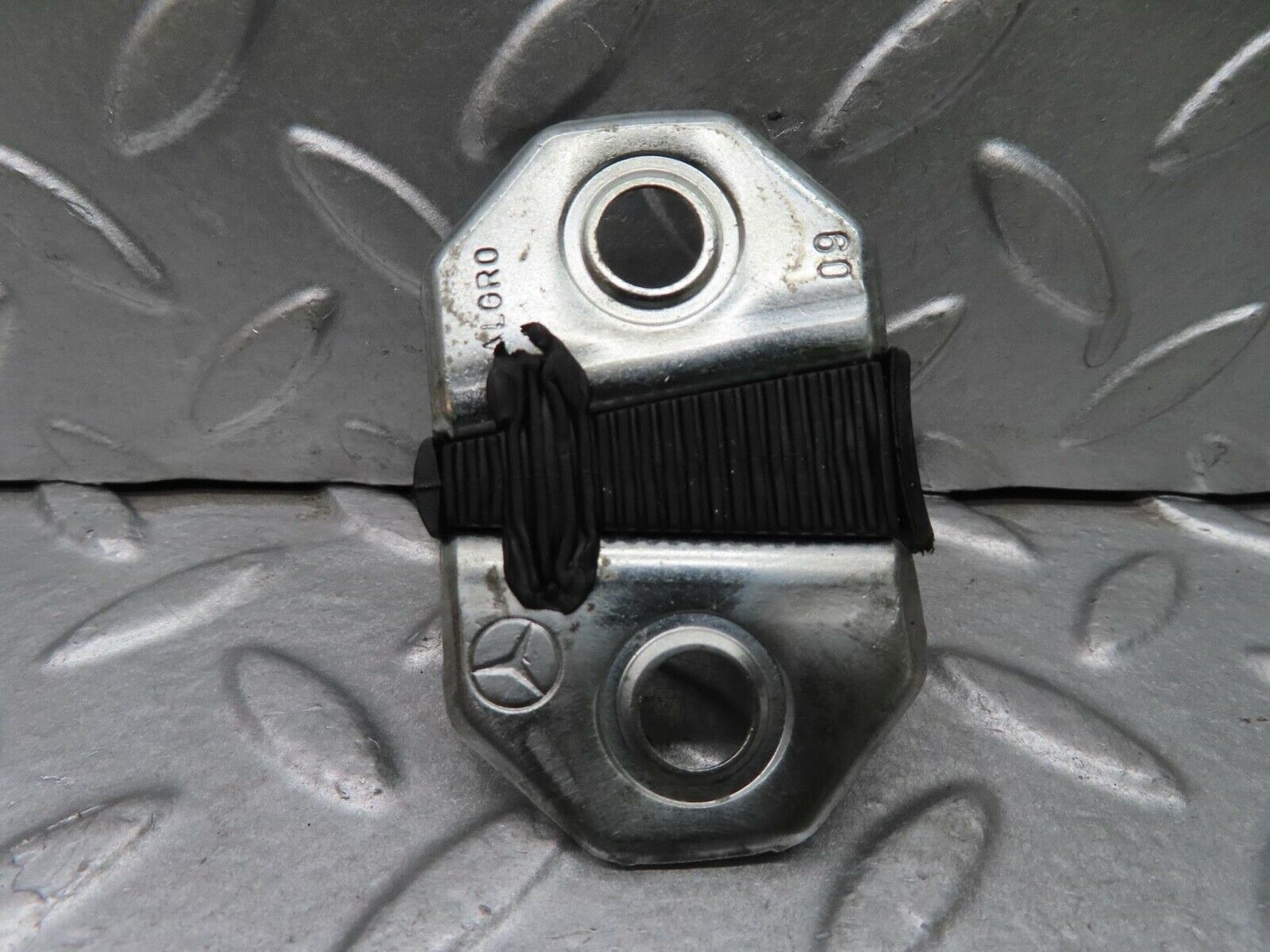 14882 Mercedes-Benz W140 S320 Door Lock Latch Right Side