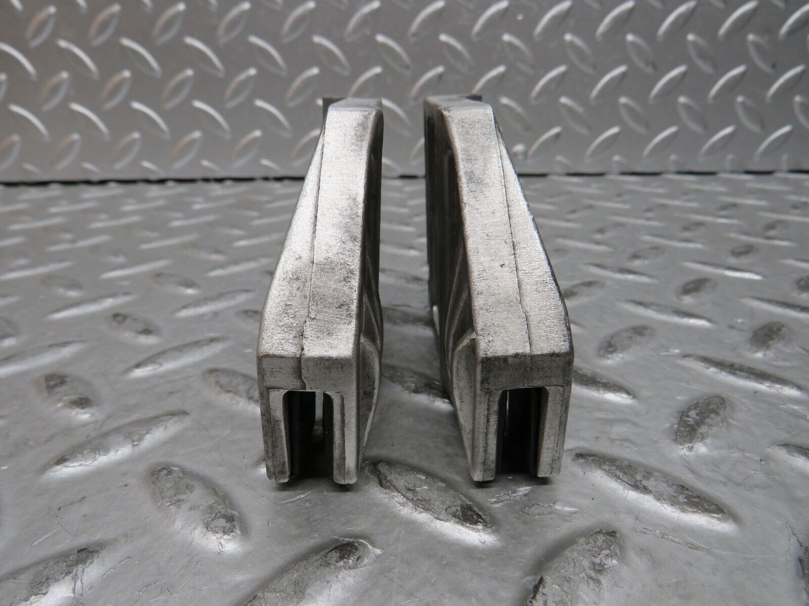 29124 Mercedes-Benz C124 320CE Window Guide Pad Pair 1247250232 1247250132