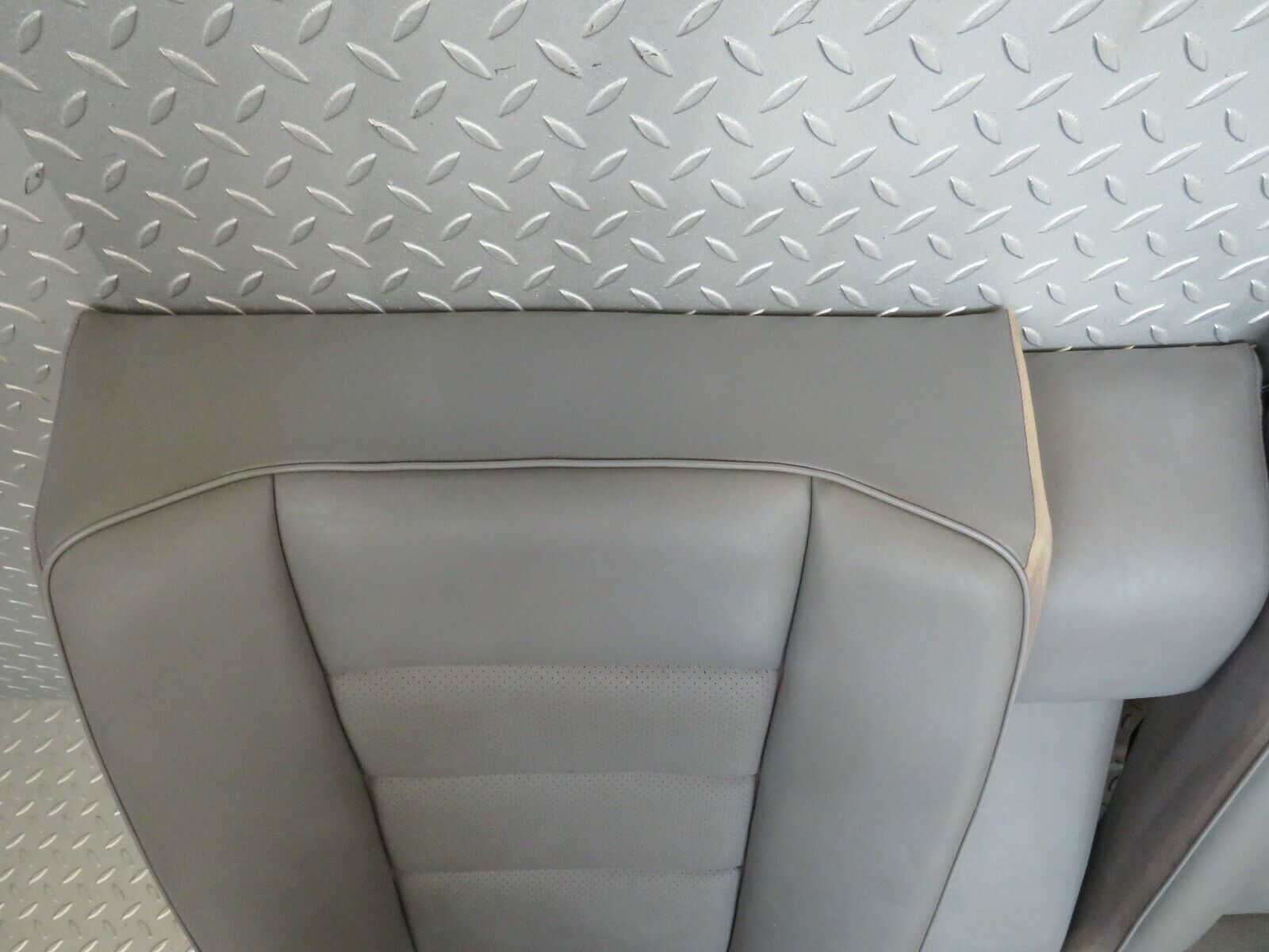 22384 Mercedes-Benz C124 E220 Coupe Rear Seat Leather Grey