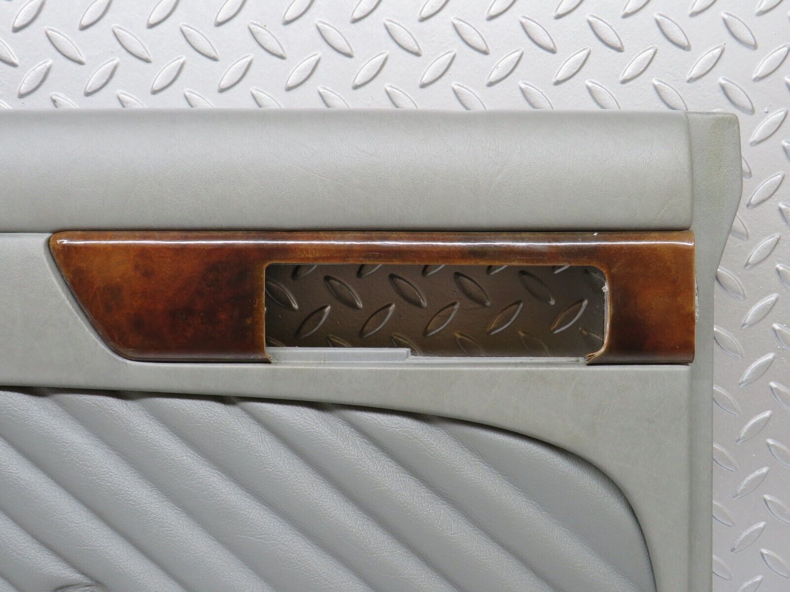 35957 Mercedes-Benz W126 420SE Rear Left Door Card Grey