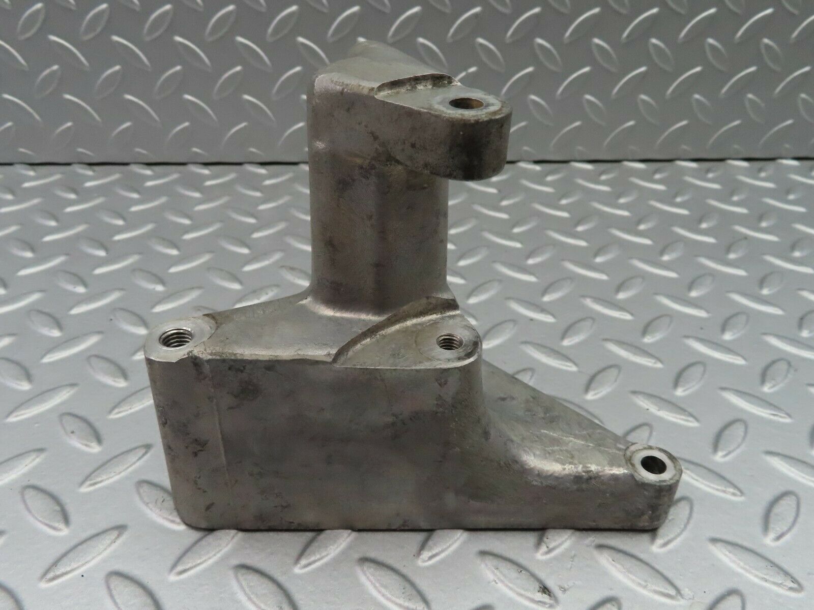 7059 Mercedes-Benz C107 350SLC Coupe Alternator Generator Bracket