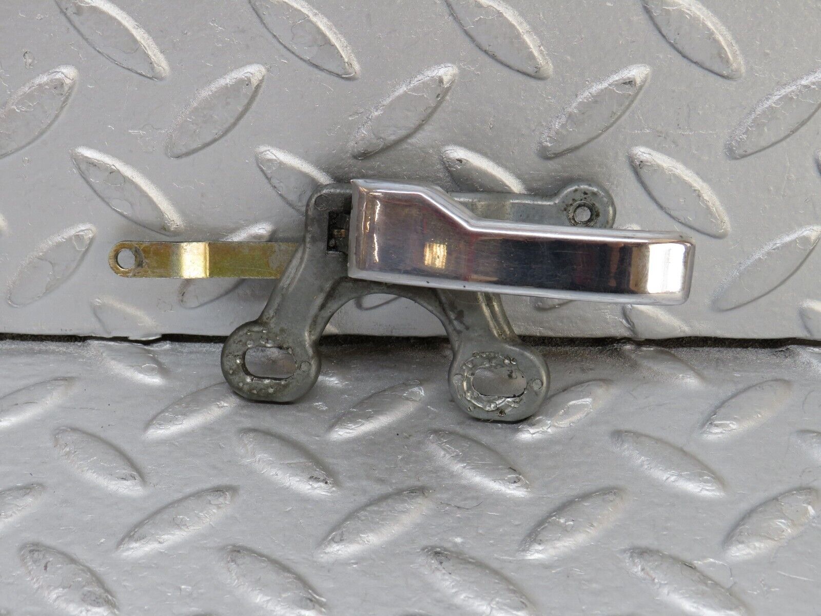 35690 Mercedes-Benz W108 Front Left Interior Door Handle 1157660319