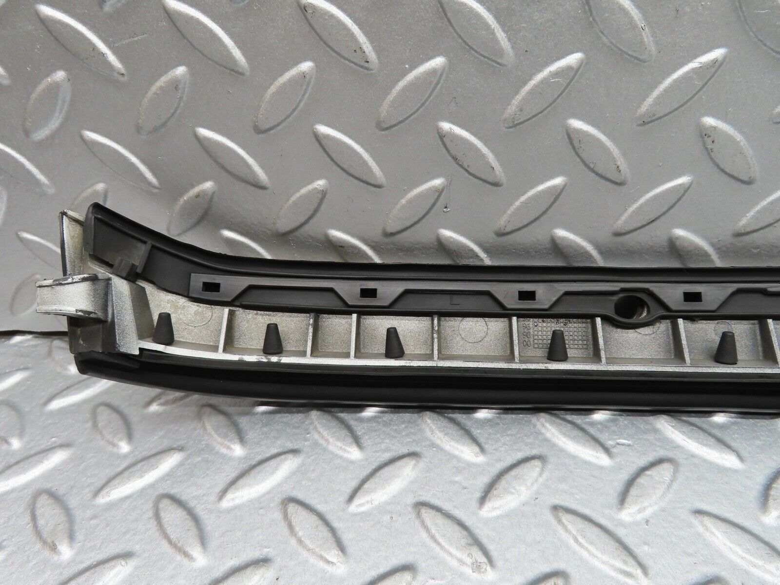 19352 Mercedes-Benz C140 CL420 Coupe Left Headlight Bezel 1408261177