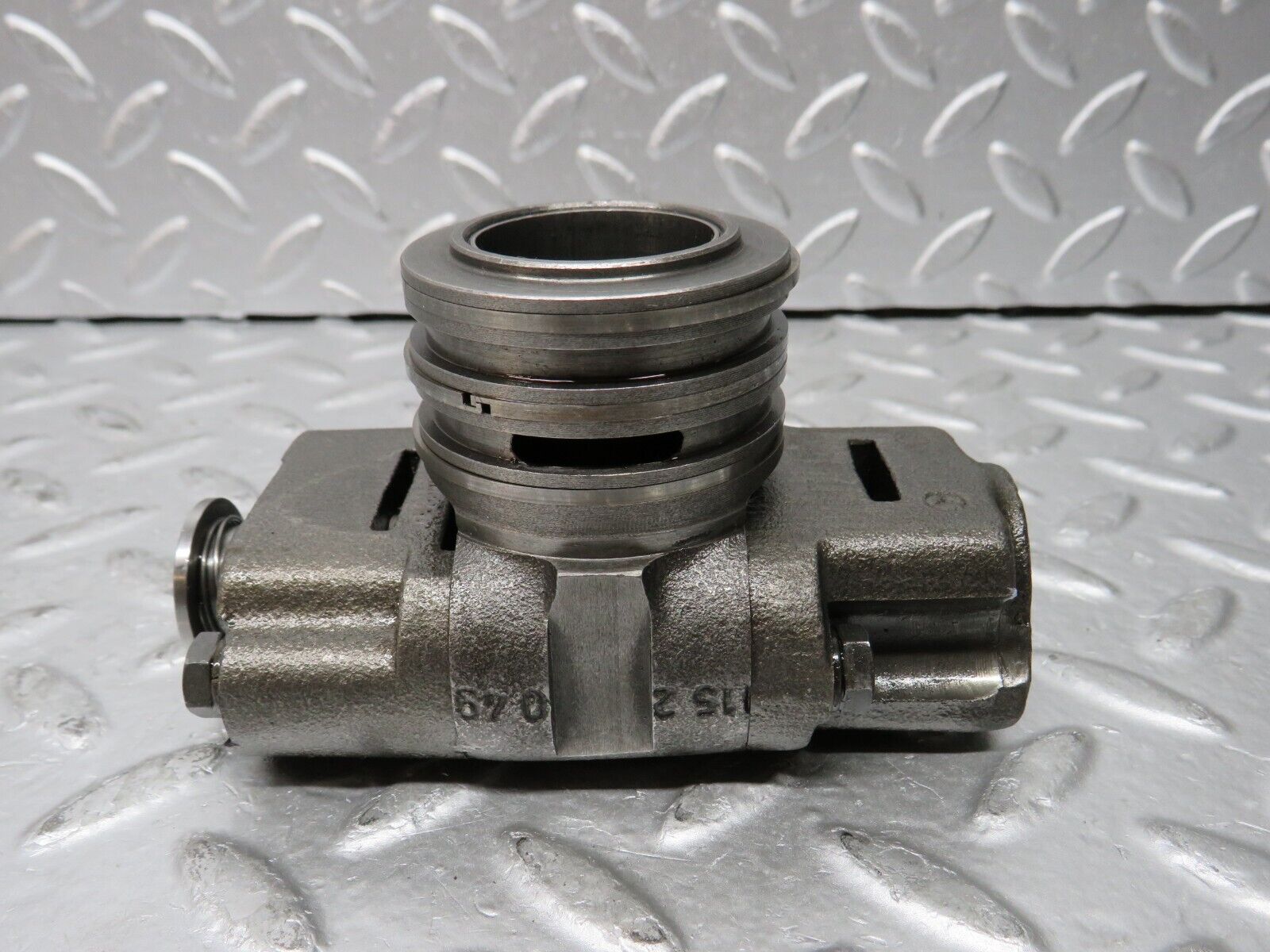 30219 Mercedes-Benz W123 230E Automatic Gearbox Governor 722.122 1152702174