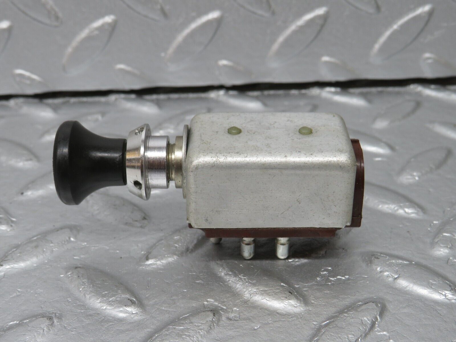 40319 Mercedes-Benz W110 230 Windscreen Wiper Pull Switch 461630