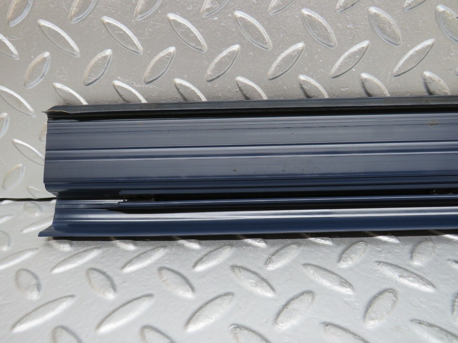 31958 Mercedes-Benz W123 230E Front Right Door Sill Trim Blue