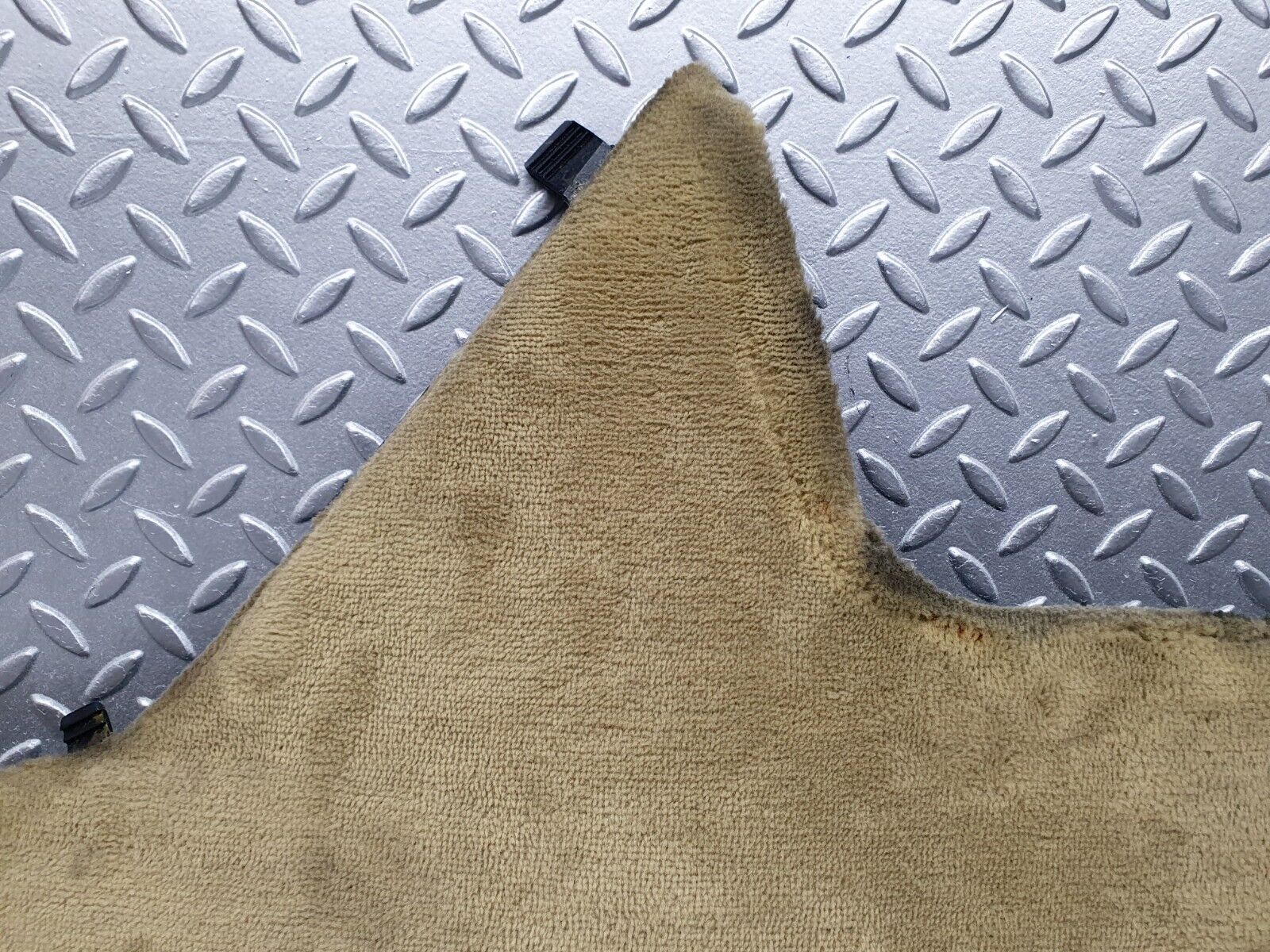 41064 Mercedes-Benz W126 300SE Centre Console Carpet Right Beige 1266831225