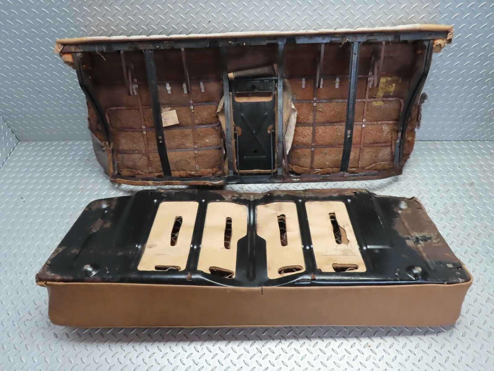 20220 Mercedes-Benz W114 280CE Coupe Rear Seat Beige 1159240616