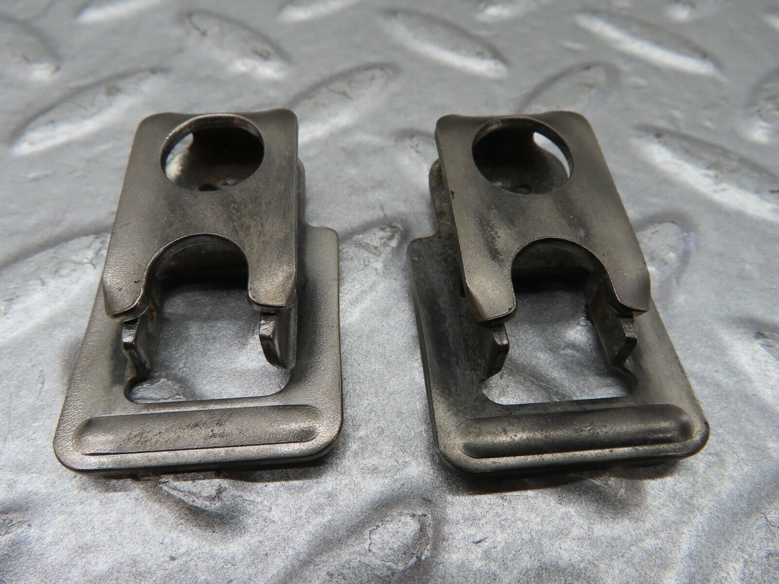 20055 Mercedes-Benz R129 300SL Coupe Fuel Injector Bracket