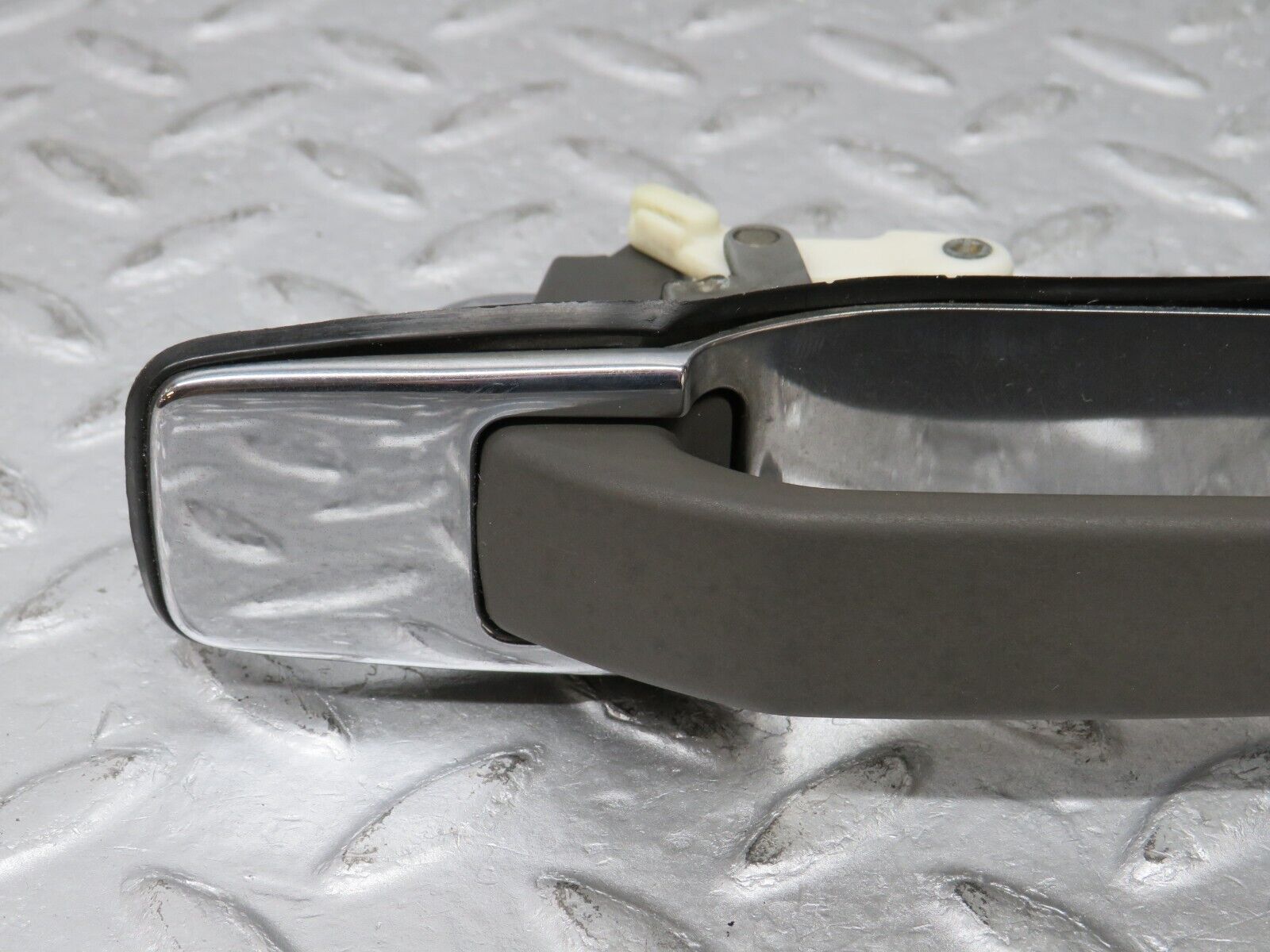 36188 Mercedes-Benz W126 420SE Rear Exterior Door Handle