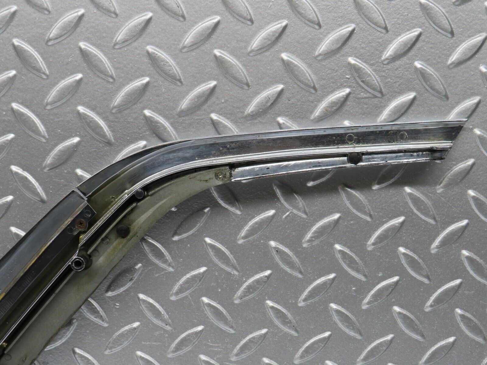 0696 Mercedes-Benz C107 350SLC Coupe Window Trim Chrome Left Side 1076980189