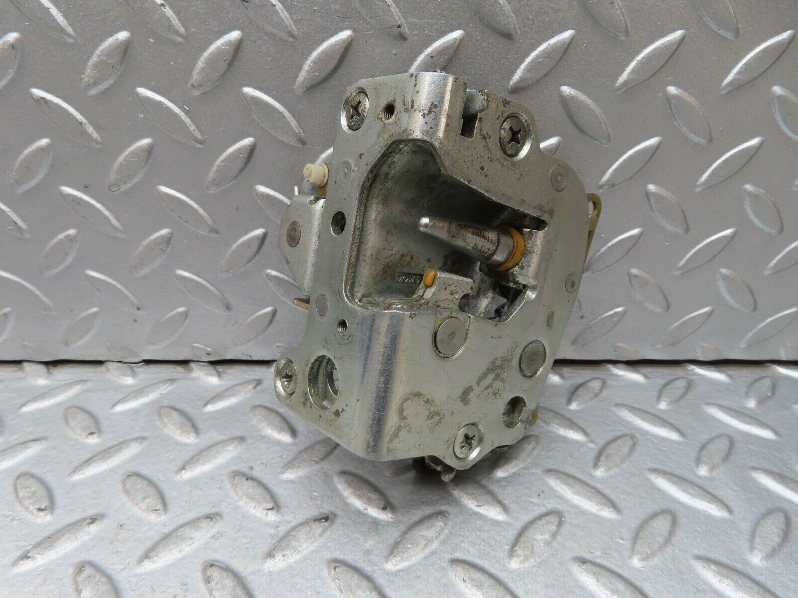 17762 Mercedes-Benz W116 450SEL Rear Right Door Lock Mechanism