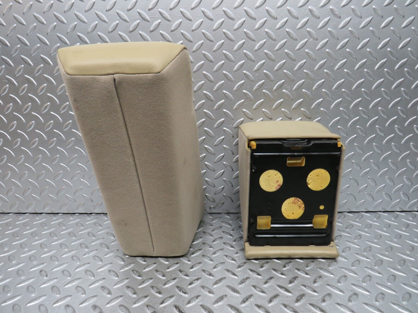 28981 Mercedes-Benz C124 320CE Rear Seat Centre Pillows